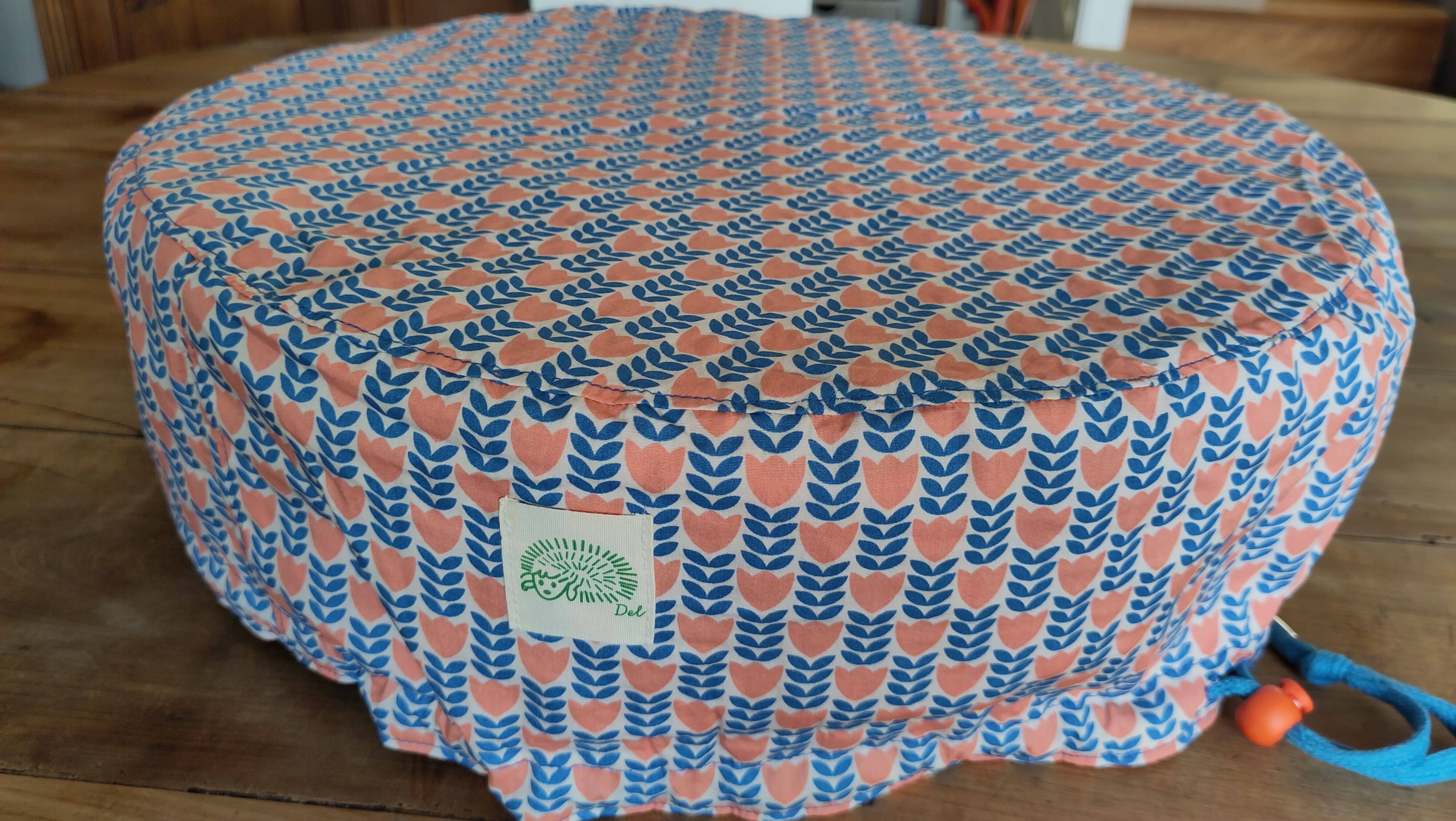 La Torche Housse de billig avec un motif répété à fleur de tulipe rose et bleu